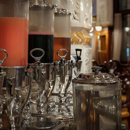 Art Deco Imperial Hotel Прага Ресторан фото A selection of coffee drinks at a coffee shop
