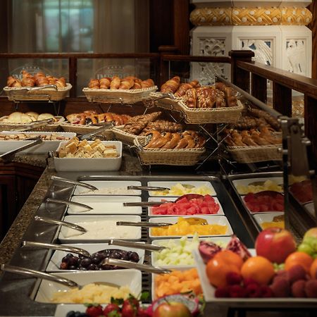 Art Deco Imperial Hotel Прага Ресторан фото A buffet at a hotel