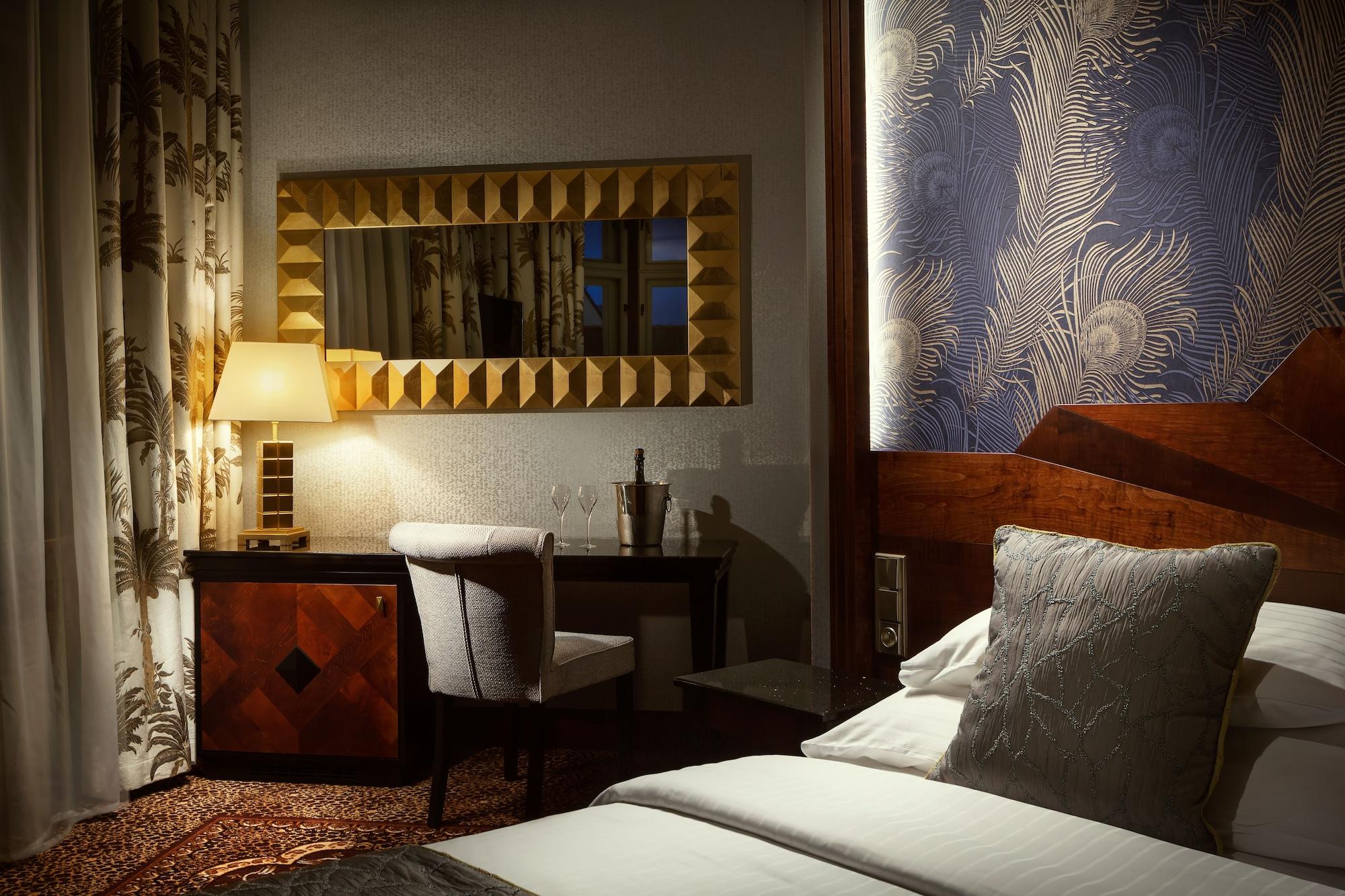 Art Deco Imperial Hotel Прага Номер фото A bedroom at the hotel