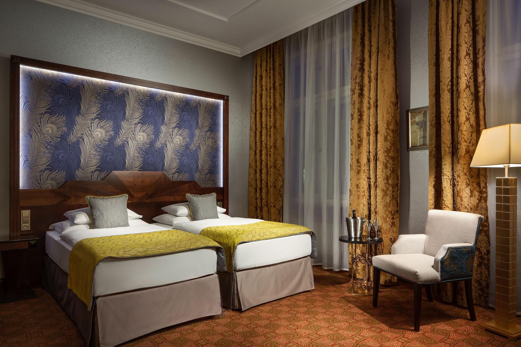 Art Deco Imperial Hotel Прага Номер фото A room at the hotel