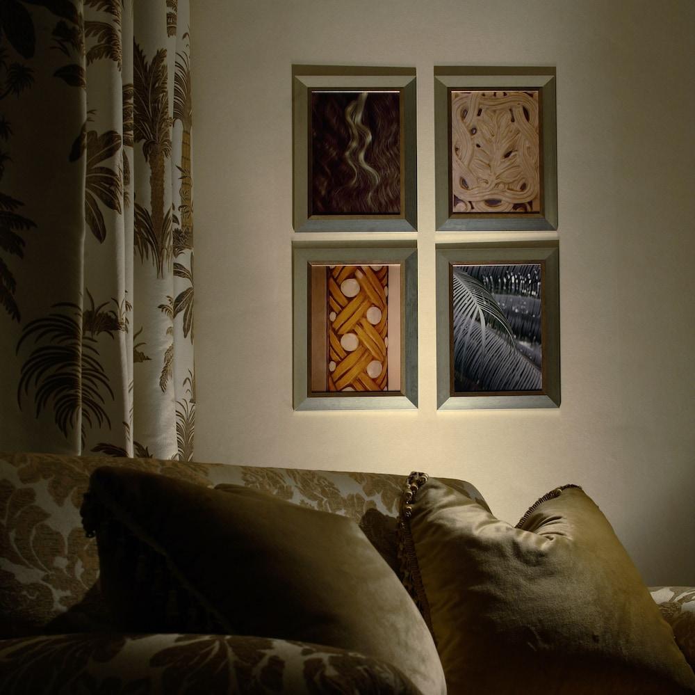 Art Deco Imperial Hotel Прага Екстер'єр фото A room with indirect lighting