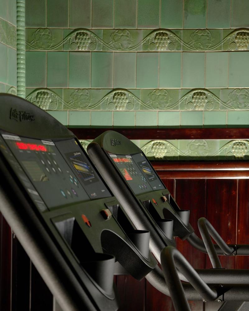 Art Deco Imperial Hotel Прага Зручності фото The gym at the hotel