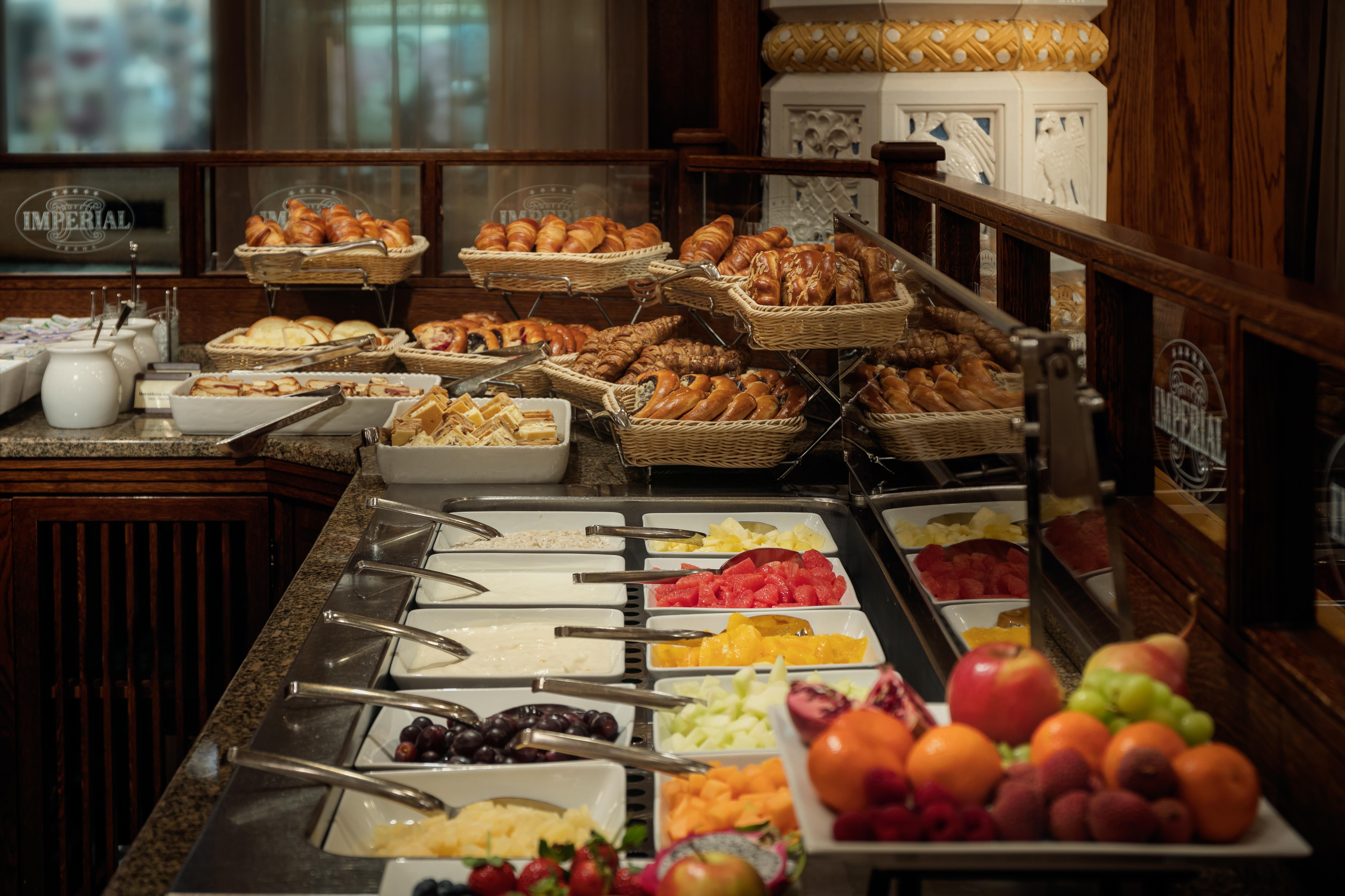 Art Deco Imperial Hotel Прага Ресторан фото A buffet at a hotel