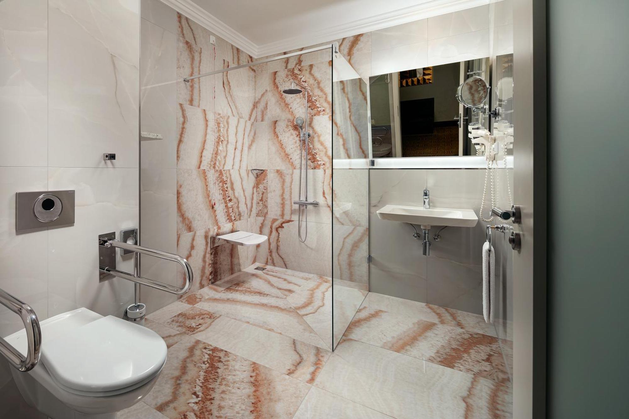 Art Deco Imperial Hotel Прага Екстер'єр фото Bathroom with shower